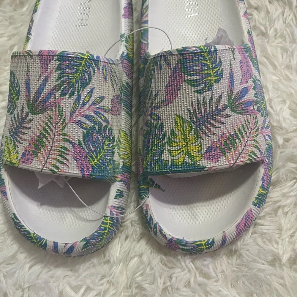 Slides Tropical Size 6 7 Or 11 - Picture 2 of 6